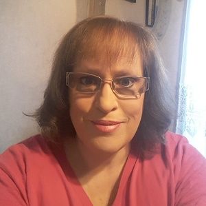 Meet your Posher, Lori